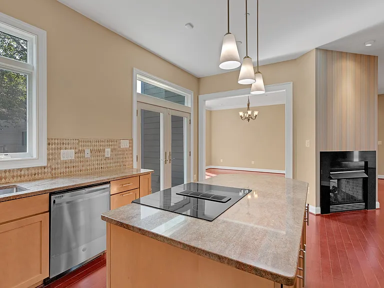 7607 Newmarket Dr — Photo 10