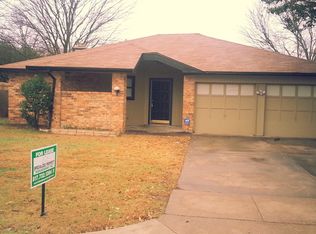 10205 Lone Pine Ln, Fort Worth, TX 76108