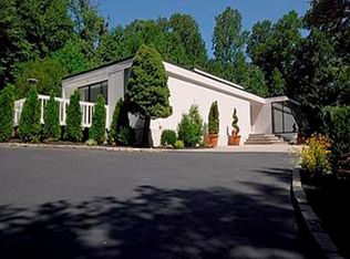 26 Yellow Cote Rd, Oyster Bay, NY 11771