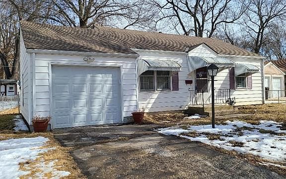 2nd image of 2711 S Scott Ave