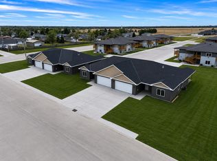 92 Preston Dr, North Platte, NE 69101