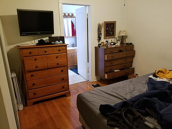 4th image of 5252 N Kenmore Ave #2