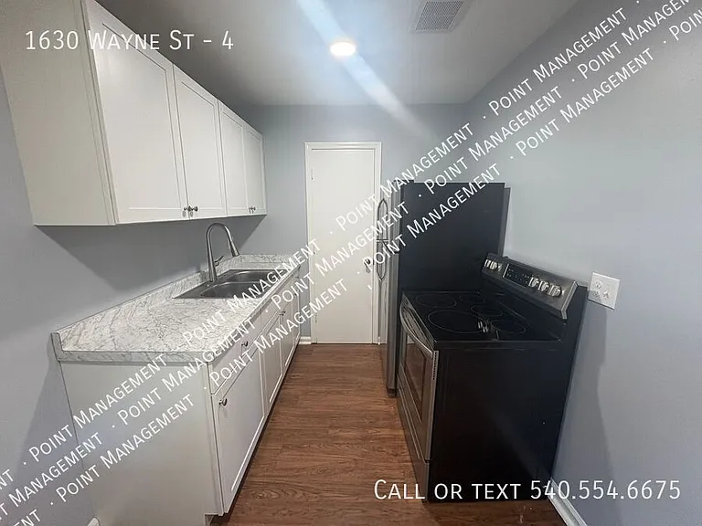 1630 Wayne St NE #4 — Photo 2