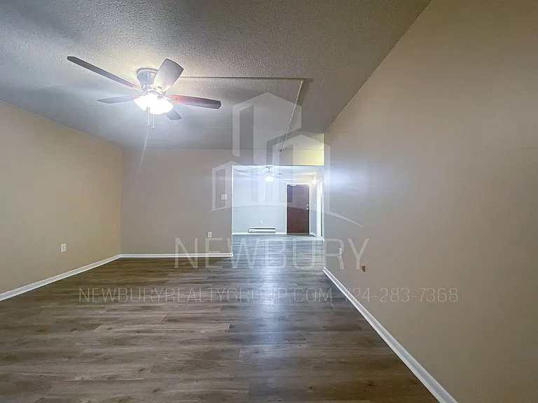 530 N Main Street - The Townhouse. — Photo 39