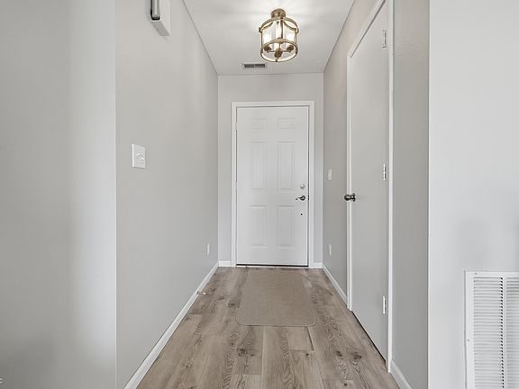 5th image of 4032 Springmill Dr