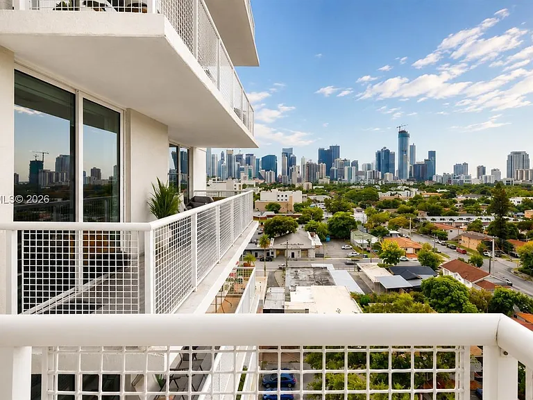 900 SW 8th St #1110 — Photo 12