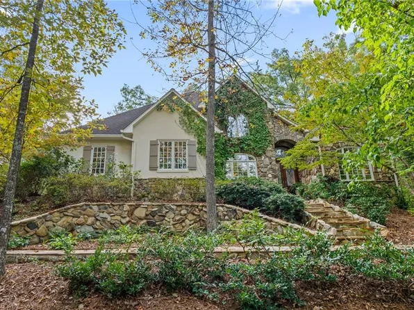 1120 Country Club Dr, Lexington, NC 27292