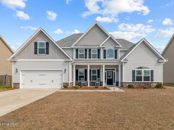 104 Pine Lakes Drive, Maple Hill, NC 28454