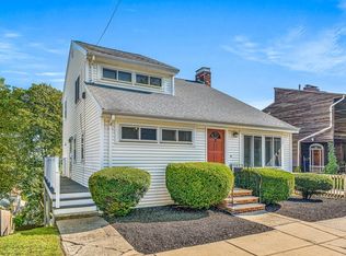 35 Beachview Rd, East Boston, MA 02128