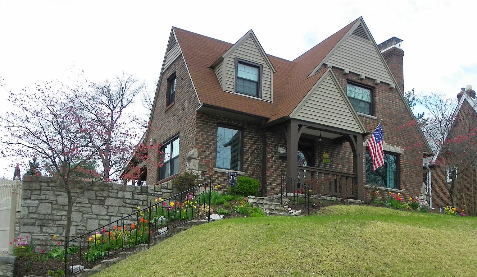 2025 McCready Ave photo 1