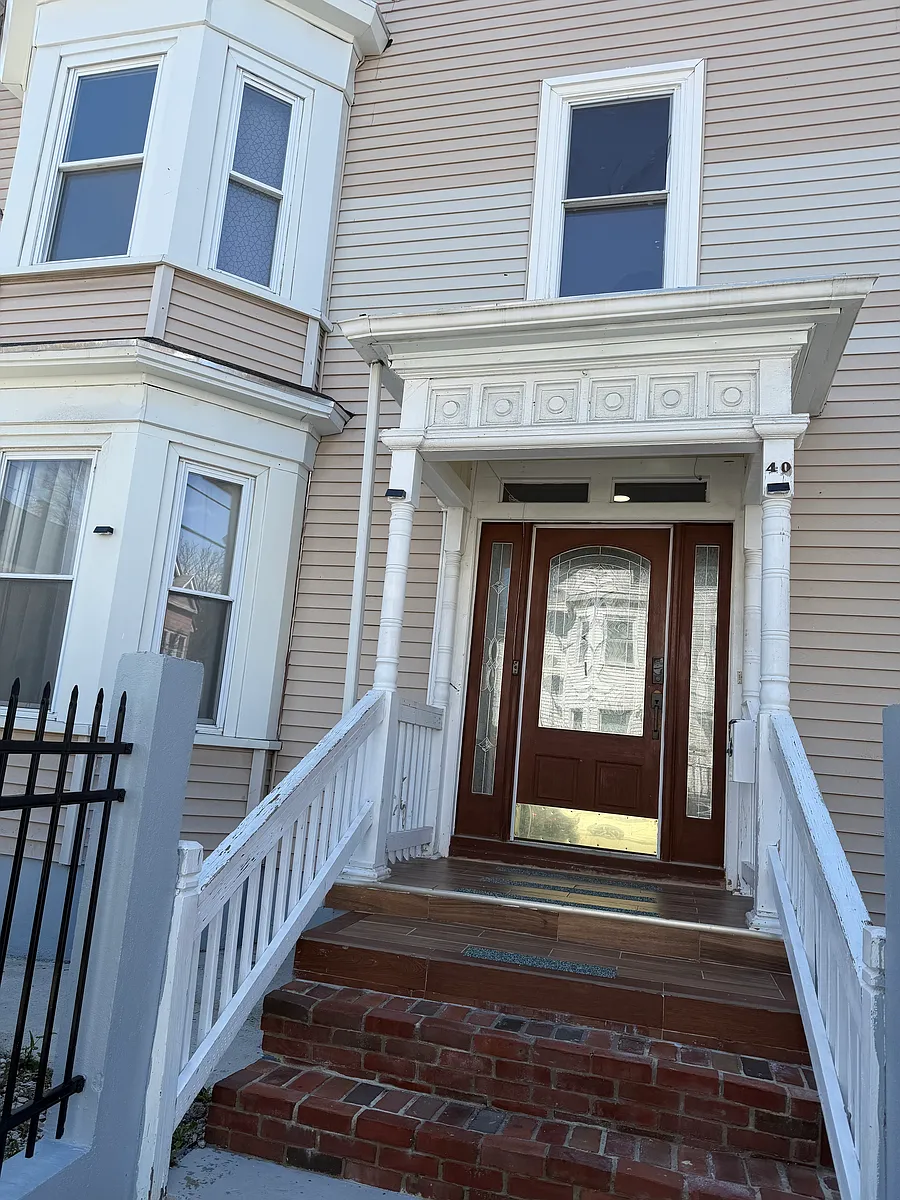 Building Photo - 40 Rogers Ave #2