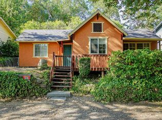 867 4th Ave, Gold Hill, OR 97525