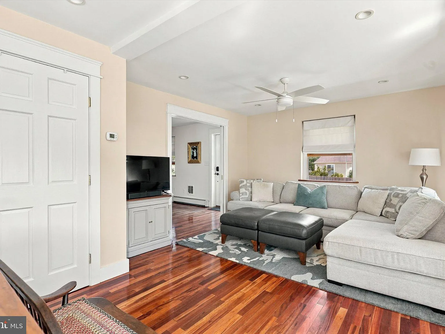 3 bed, 2.5 bath, 1323 sqft, $3,000 — Photo 3