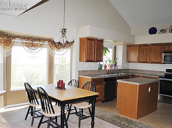 5th image of 3881 Roan Dr