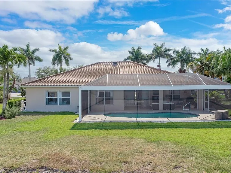 2250 Grove Dr — Photo 34