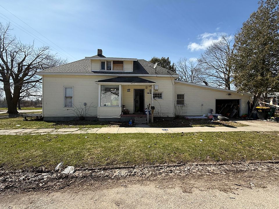 1st image of 800 Division St