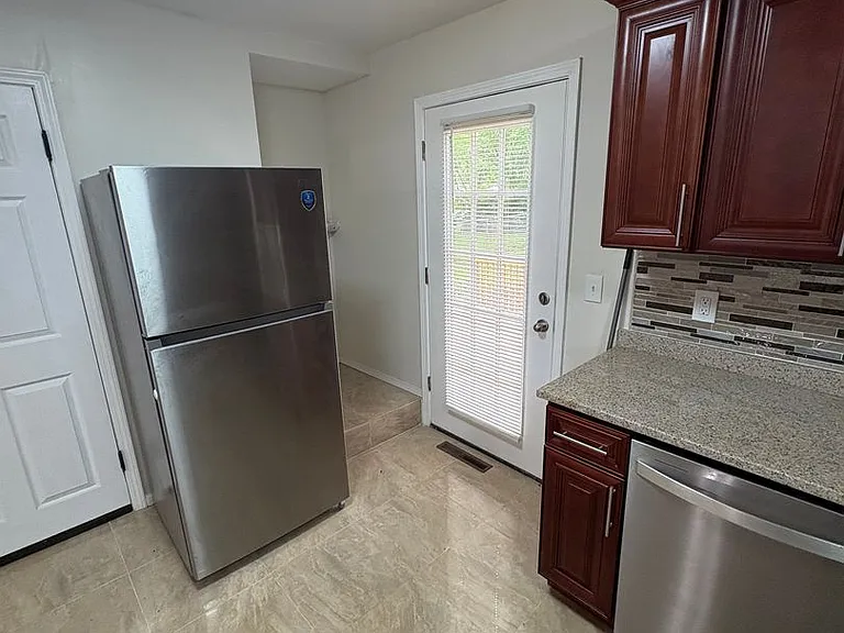 5517 Willow Ave — Photo 7