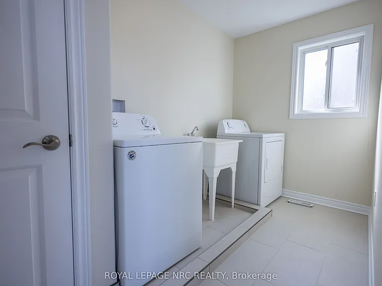 33 Cinnamon St — Photo 20