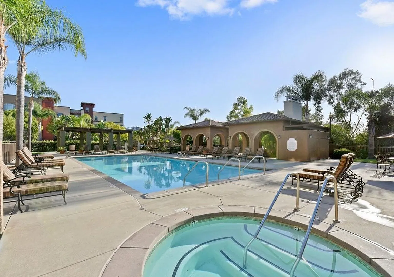 2BD 2BA Mission Valley Condo - 1st Floor 2 Car Garage + 2 Parking Spaces, Split Floor Plan, Washe... — Photo 2