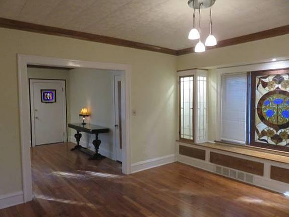 2nd image of 1277 West Blvd