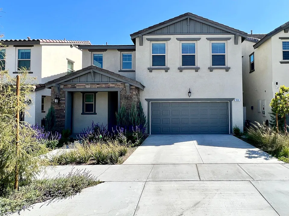 944 Rodeo Rd