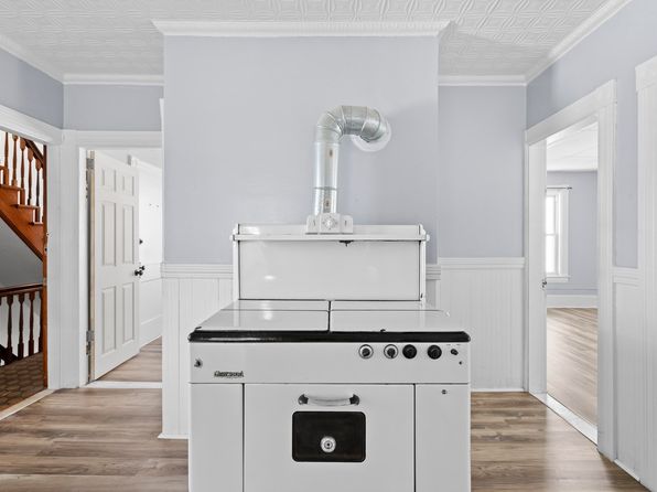 manchester-new-hampshire-74303983 picture