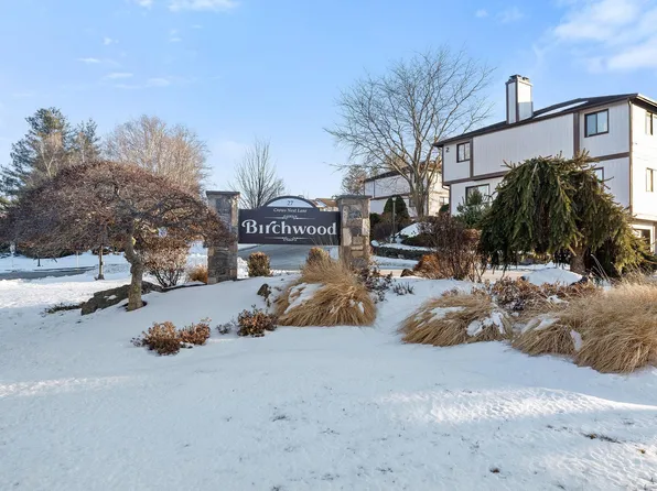 27 Crows Nest Lane #5M, Danbury, CT 06810