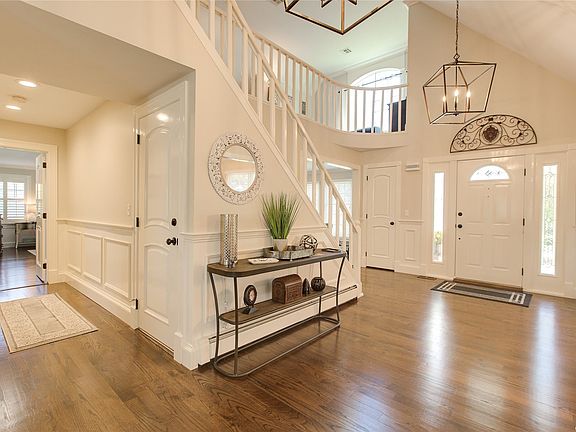 4th image of 6 Forsythe Meadow Ln