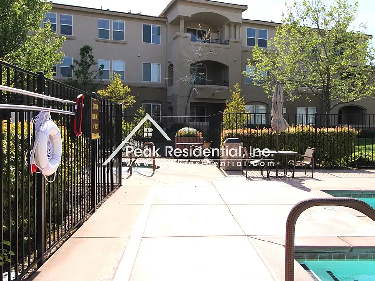 300 Moon Cir #333 — Photo 10