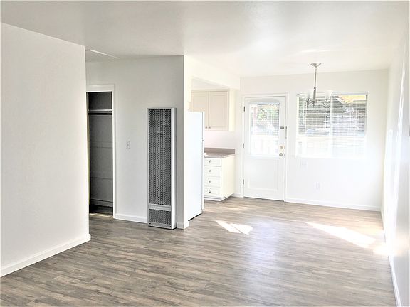 4th image of 409 Pine St