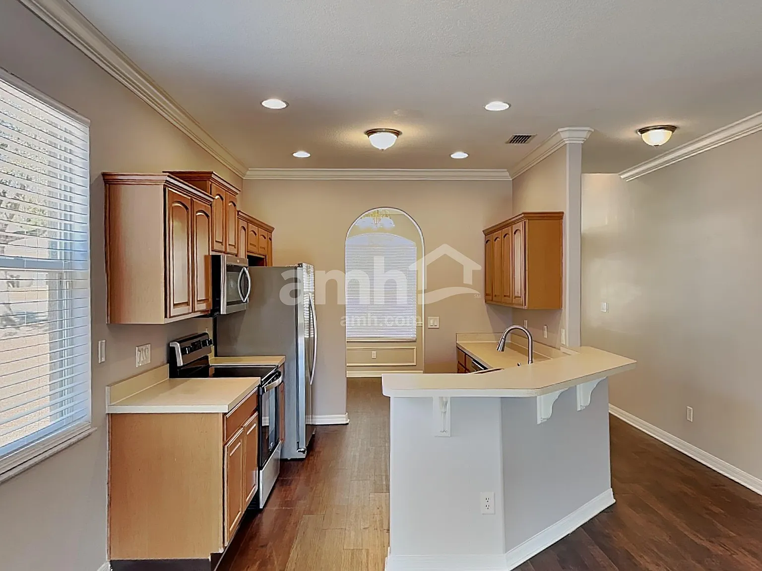 3 bed, 2.0 bath, 1419 sqft, $2,135 — Photo 3
