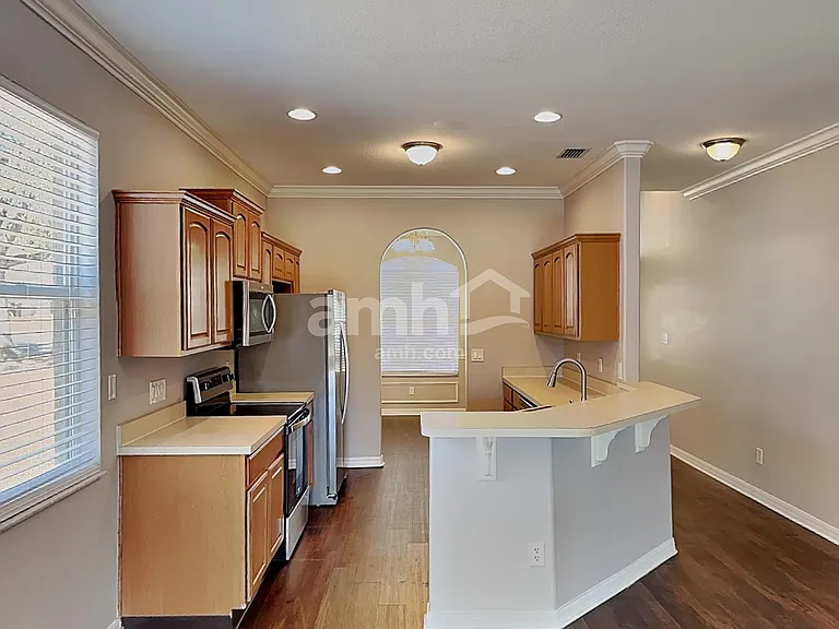 1560 Mountclair Ct — Photo 3