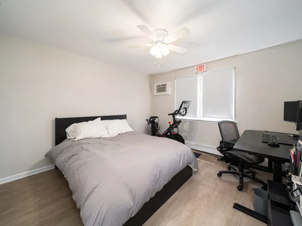 213 Roosevelt Street image 22 of 24