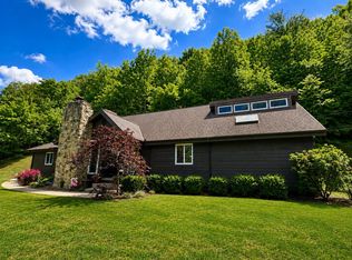 182 Jimmies Creek Rd, Regina, KY 41559