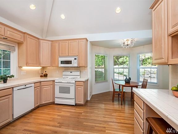 5th image of 1262 NE Keyport Hills Dr