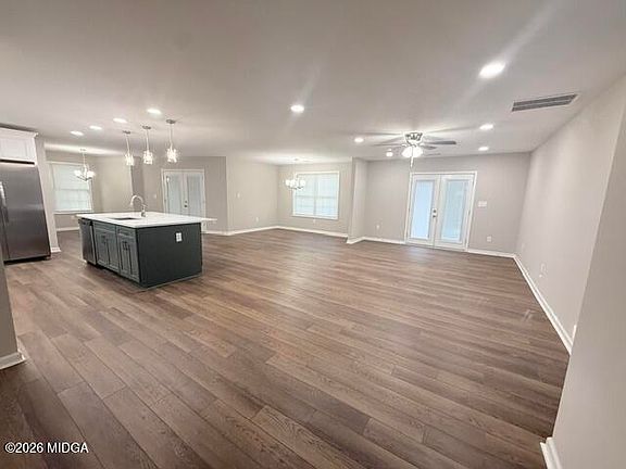 4th image of 2660 Heath Rd