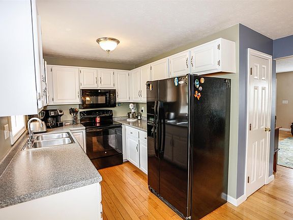 5th image of 23 Wyndmere Dr #23