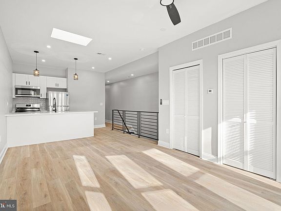 4th image of 5853 Cedar Ave