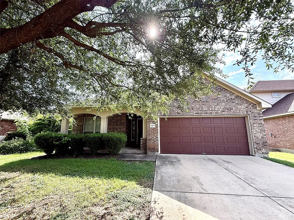1213 Rainbow Parke Dr