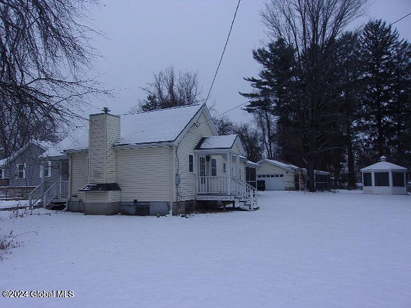 4th image of 6 Bradley Avenue