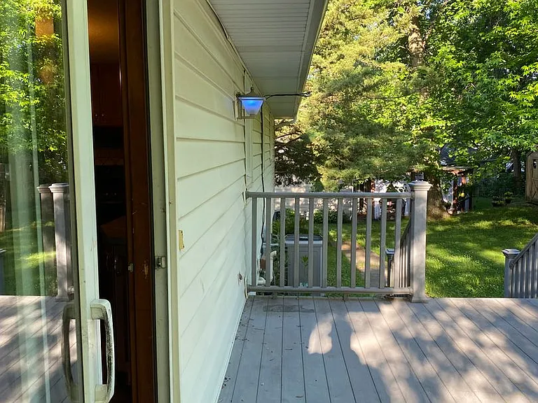 883 Roanoke Dr — Photo 21