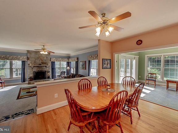 5th image of 11580 Jamestown Ct