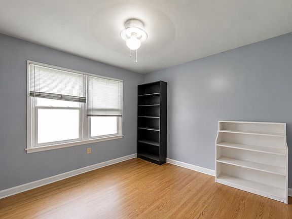 5th image of 415 Camellia Dr