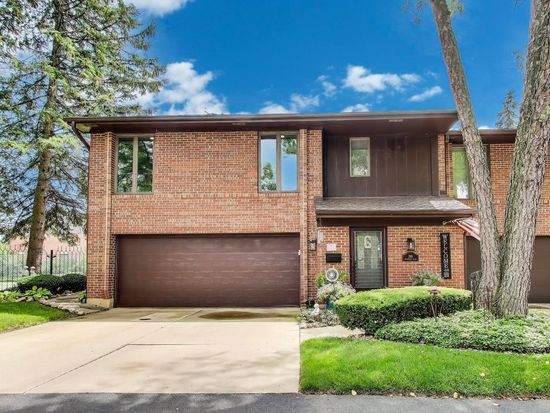 285 Boardwalk Pl, Park Ridge, IL 60068