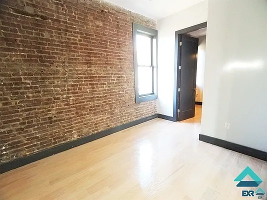 Rented by EXR | media 16