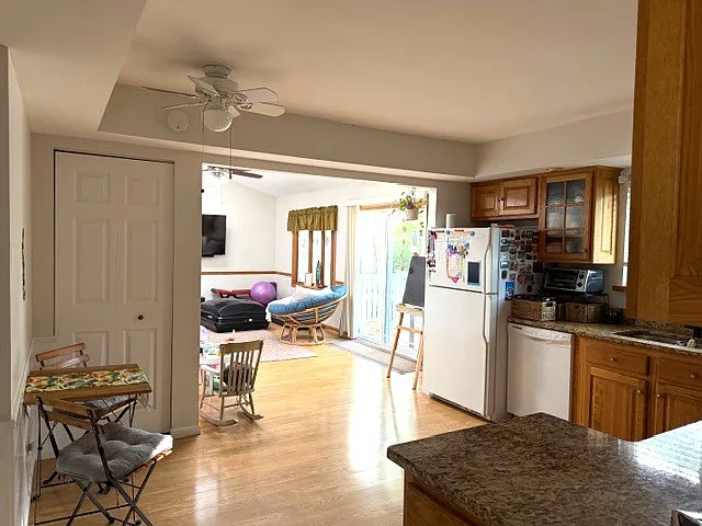 325 Bingham Cir — Photo 12