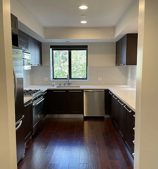 1636 S Beverly Glen Blvd #301 — Photo 8