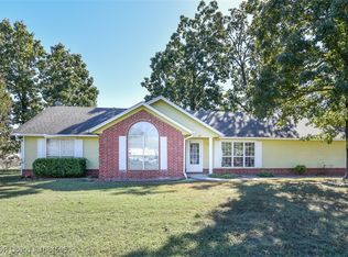 101 Choctaw Dr, Roland, OK 74954