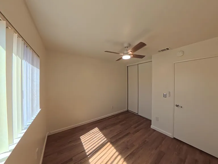 24052 Royale St — Photo 18