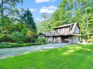 61 Dogwood Ln, Hewitt, NJ